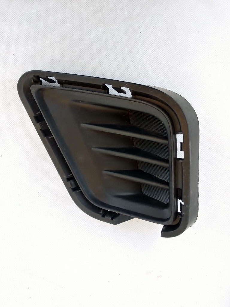 фото №1, Toyota yaris решётка бампера правая перед