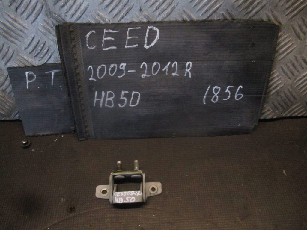 Купити Петля кришки праві задній kia ceed 1 09-12r hb 5d