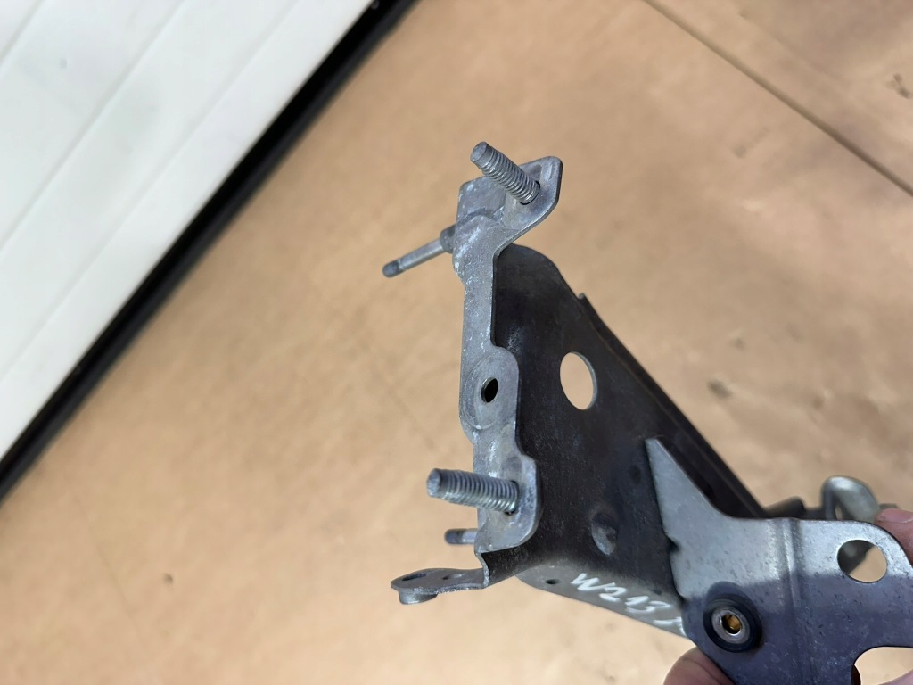 Кронштейн компрессор, кронштейн, каркас mercedes e klasa w213 zk2 Недорого