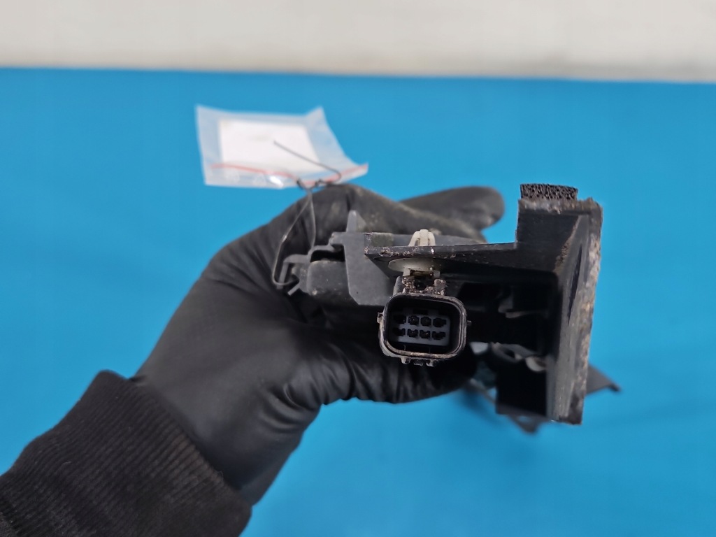 фото №8, Датчик открывания крышки toyota rav4 v 32895500 e70468fe