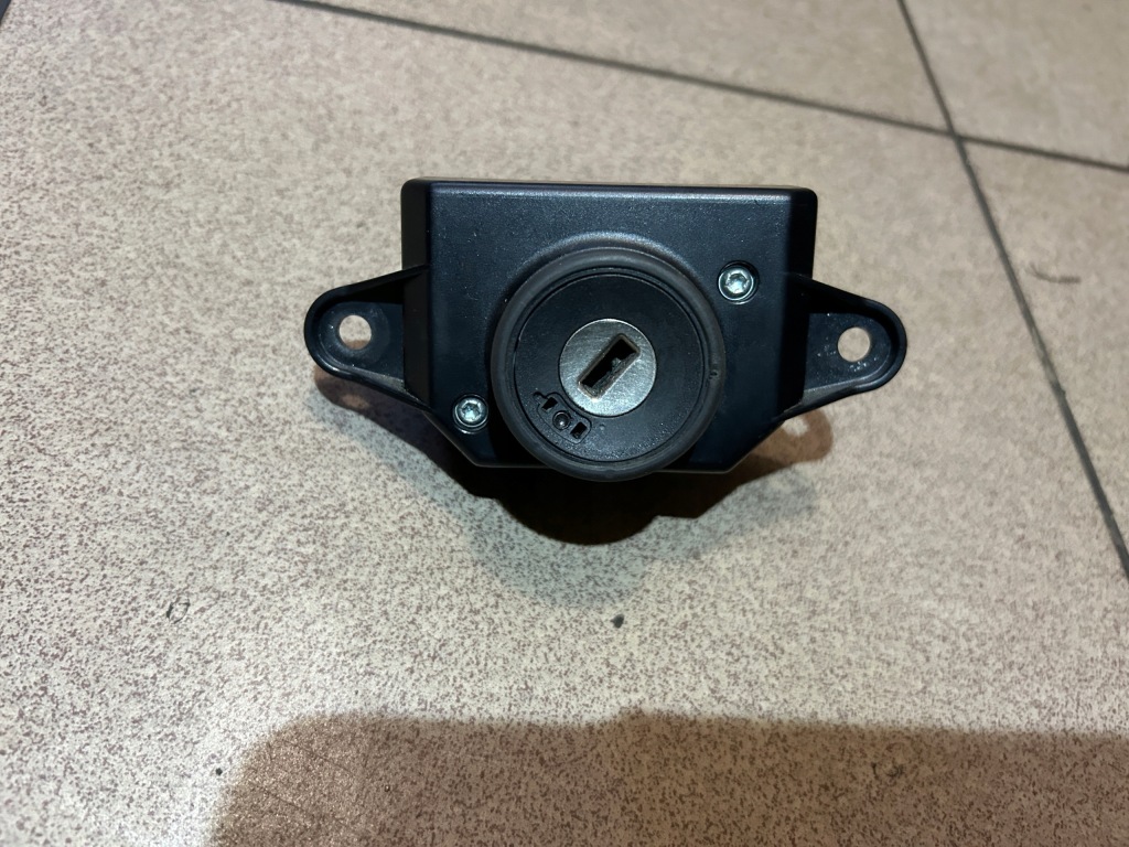 фото №1, Замок зажигания audi a6 c6 исправна