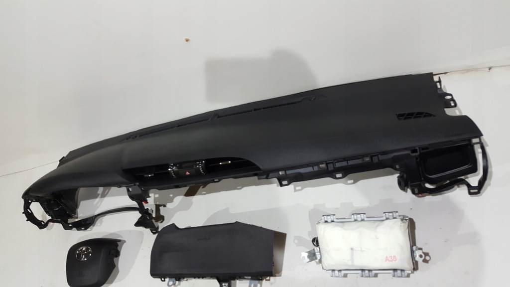 фото №5, Toyota hilux приборная панель консоль подушка безопасности подушки безопасности ремни