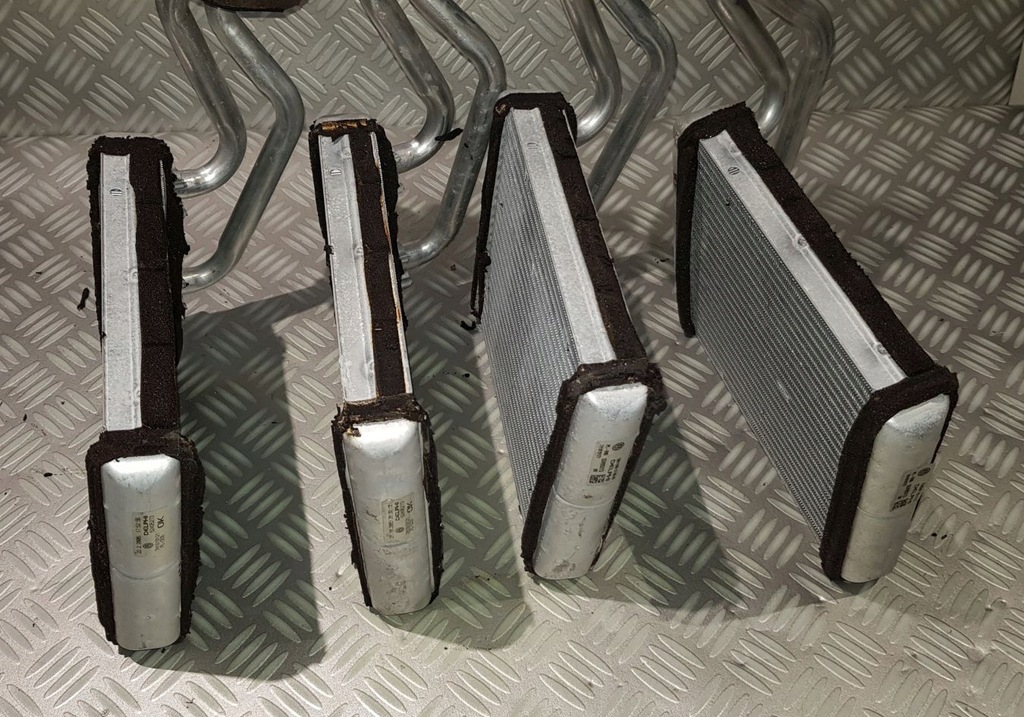 фото №7, Vw amarok multivan t5 радиатор nagrzwewnicy радиатор 7h1819121