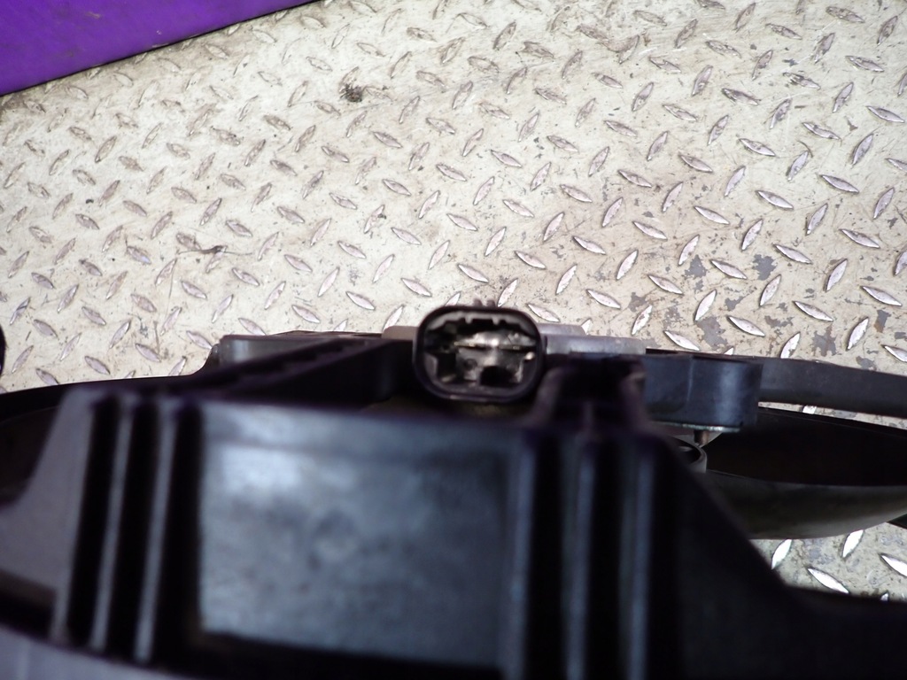 фото №4, Peugeot 207 1,4 06- вентилятор радиатора 8240503fr