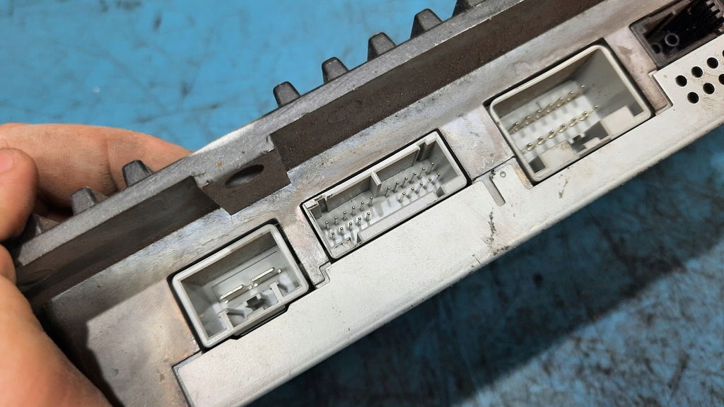 фото №4, Усилитель радио volvo v50 s40 ii