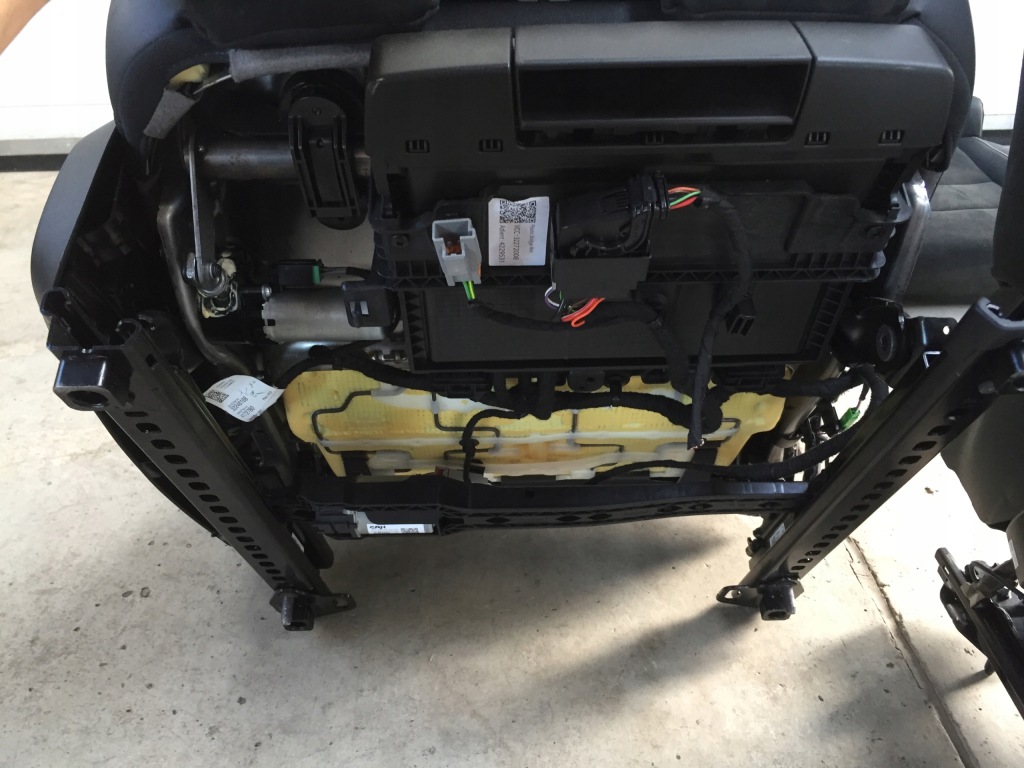 фото №12, Volvo xc40 ii 2021 сидіння перед підігрів заднє сидіння r-design шкіра алькантара