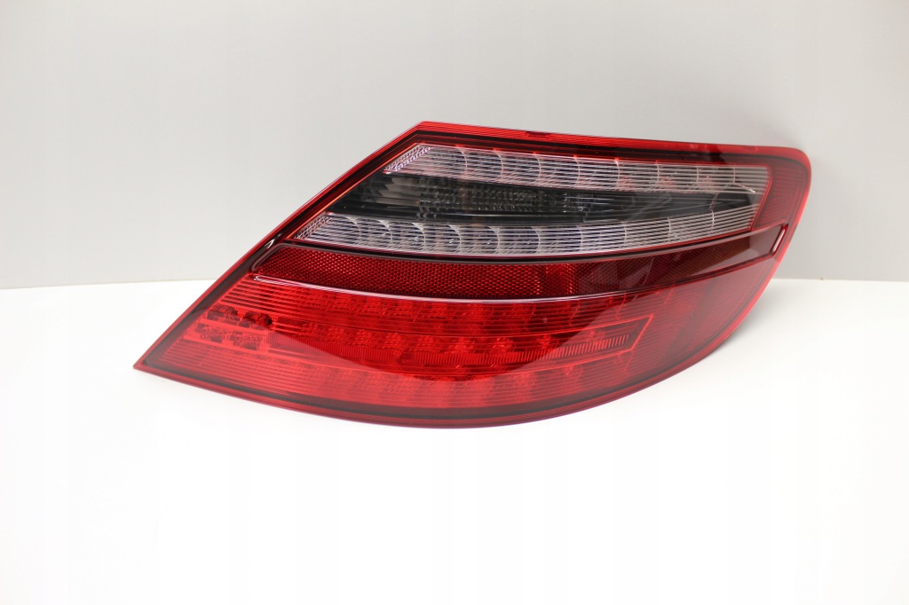 фото №10, Mercedes slk r172 - лампа права задня led 2011+