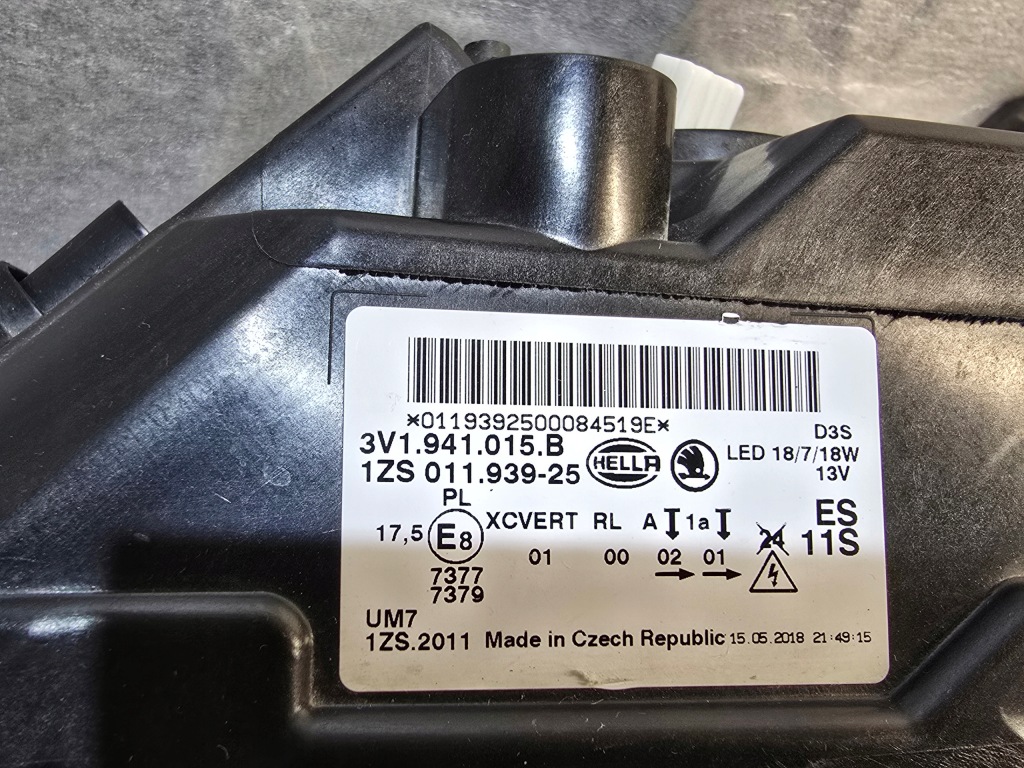 Skoda superb 3 3v1 ксенон led левый правая  поворотный фара фара с Разборки