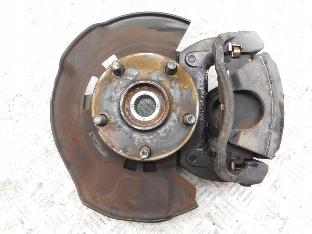 фото №1, Поворотный кулак правая перед - toyota prius+ plus 1.8h 12-20