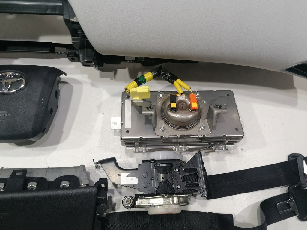 фото №10, Toyota prius 4 iv панель приладів консоль подушка безпеки ремені org