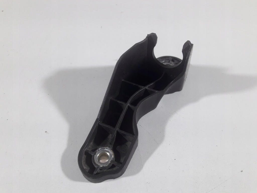 фото №9, Volvo v40 12- кронштейн тросів передач