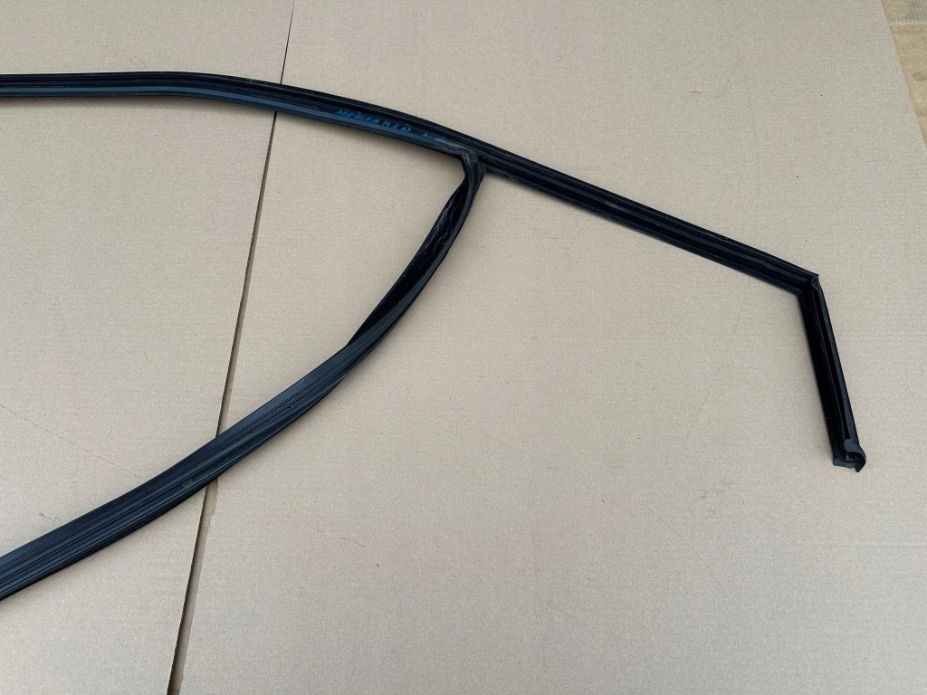 Opel meriva b прокладка скло дверей ліве перед Оригінал