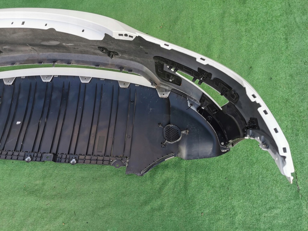 Бампер перед передній плита tesla model y 1760713-00-c в Україні