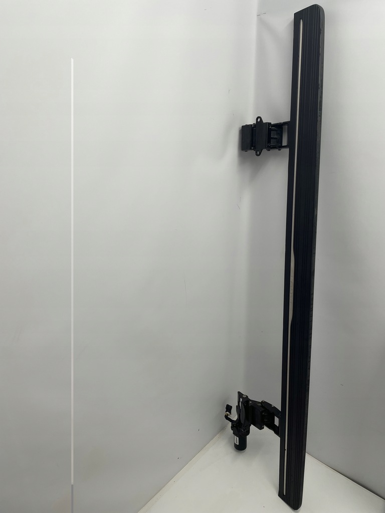 фото №2, Jaguar f-pace поріг електричний правий