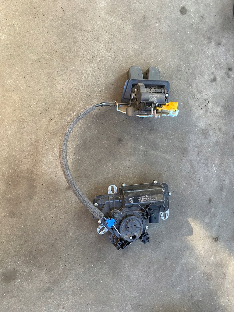 фото №1, Audi q7 4m замок кришки доводчик 4m0827887c