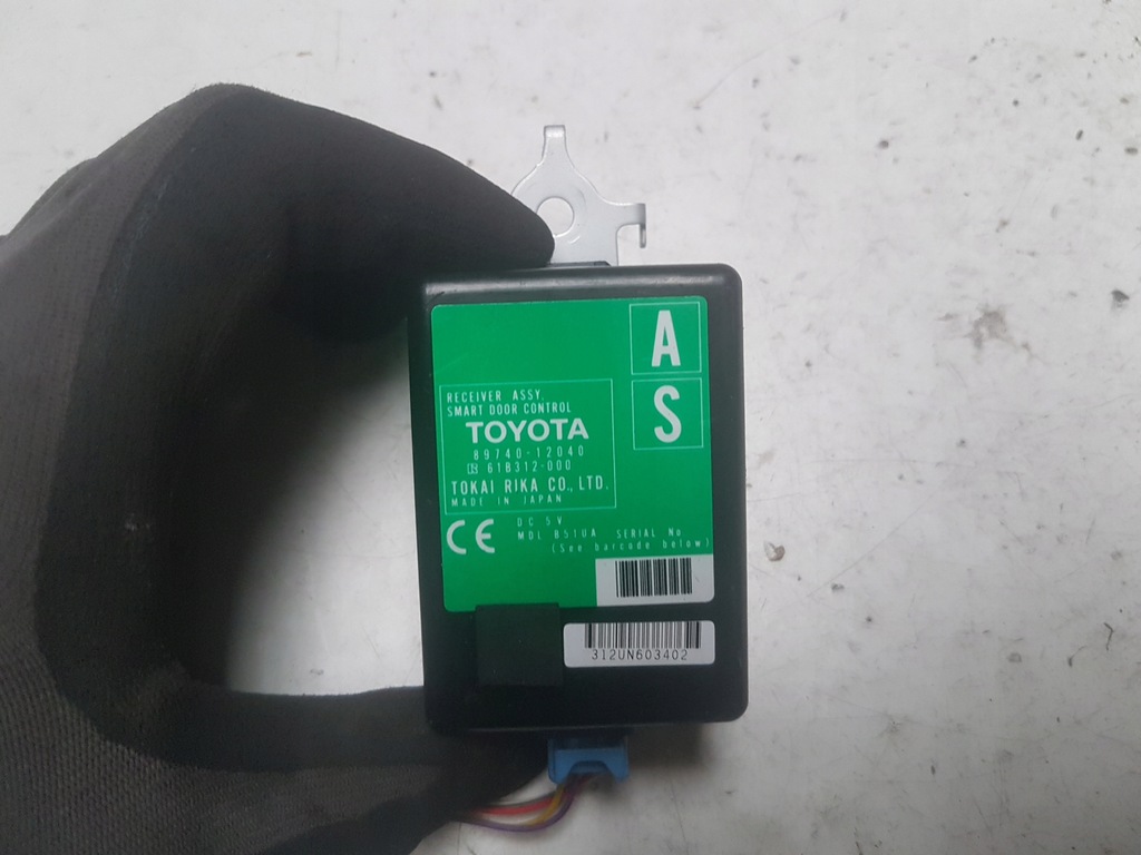 фото №1, Toyuta auris i 06-12 модуль блок управления дверь