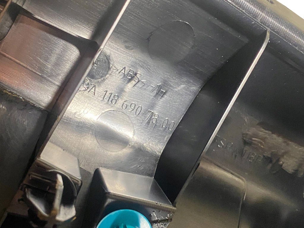 Mercedes-benz cla c118 x118 накладка поріг багажника a1186907800 Оригінал