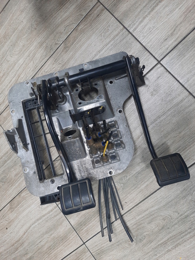 фото №1, Основа лист плита педалей volvo fh fm 13