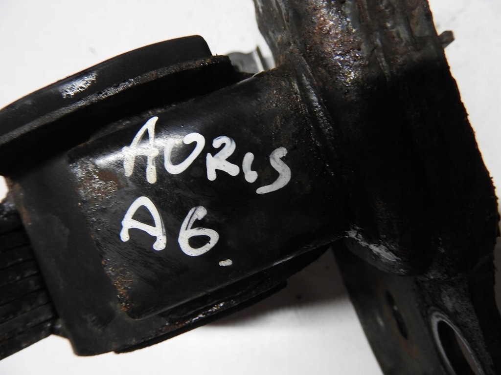 фото №16, Toyota auris i 1.6 1.4 кронштейн подушка кронштейн