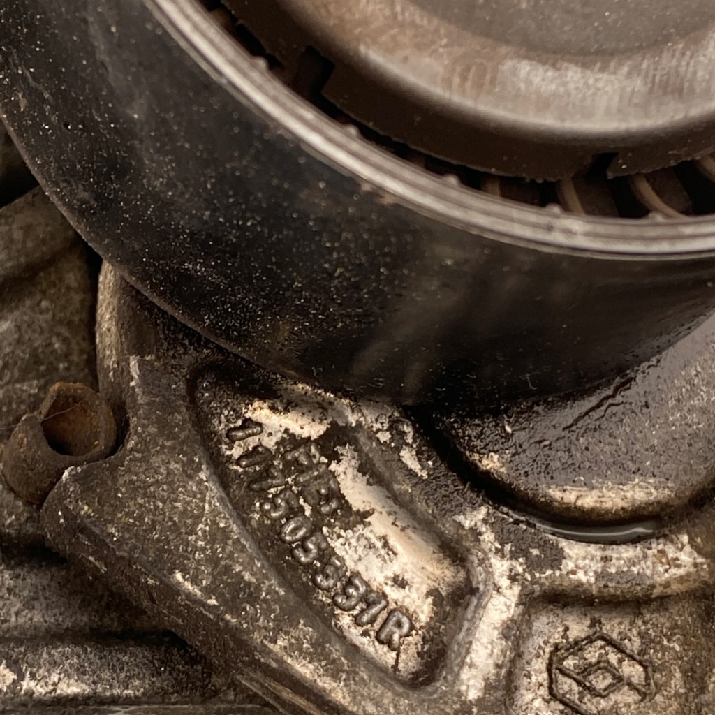 Кронштейн генератора держатель 1,6 trafic vivaro 1.6 dci biturbo Киев