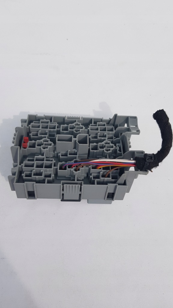 фото №1, Vw touareg 7l коробка реле bsi 7l0937503a