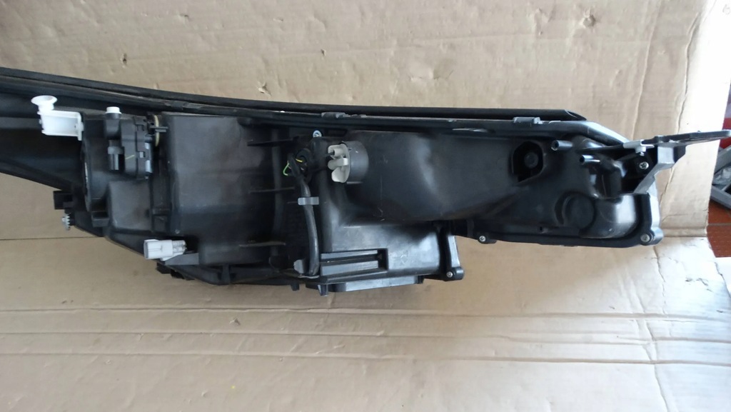 фото №11, Лампа левый перед 81150-f4030 toyota c-hr линза led