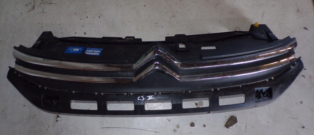фото №1, Решётка радиатора, решётка радиатора бампера передний citroen c3 iii