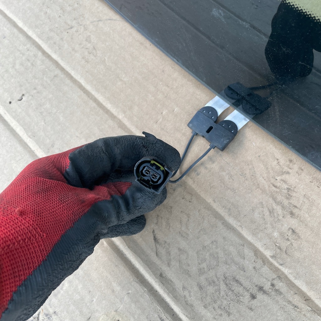 фото №13, Стекло перед передняя a2126704100 na 2 камеры mercedes e klasa w212 lift