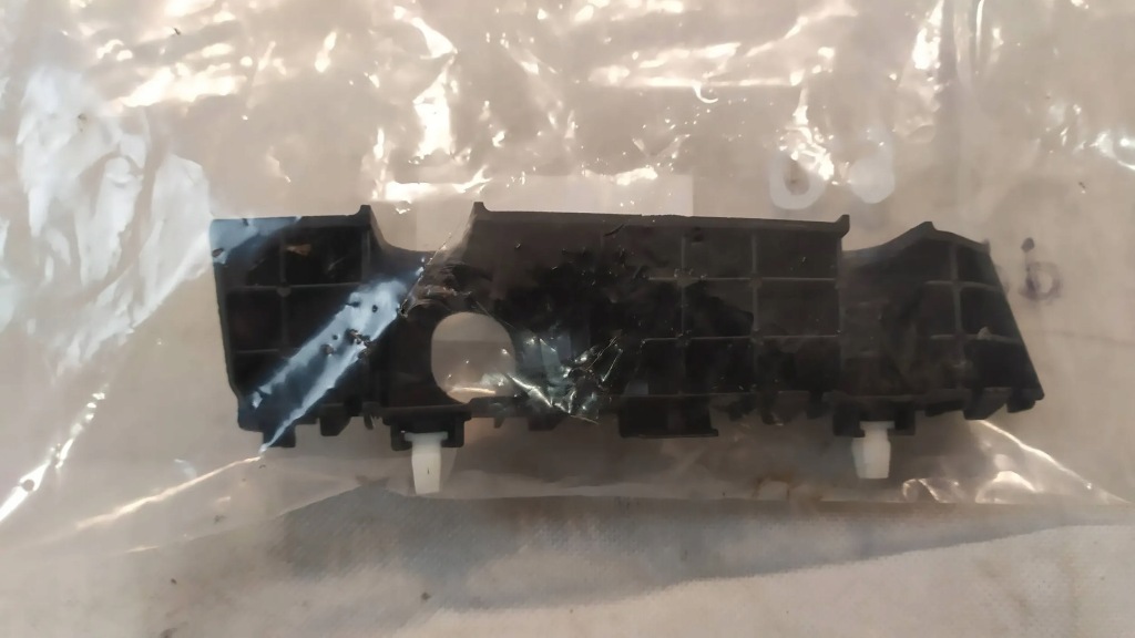 фото №2, Направляющая кронштейн правый перед kia ceed