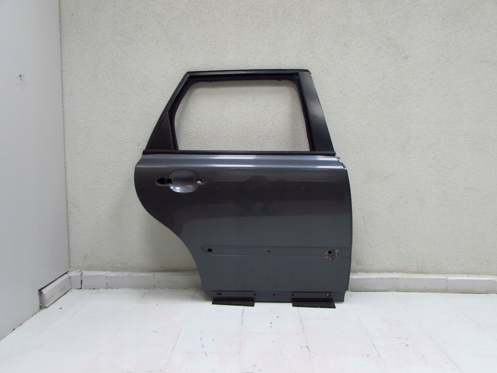 Купить Volvo v50 04-13 дверь задняя задние правое pomorskie