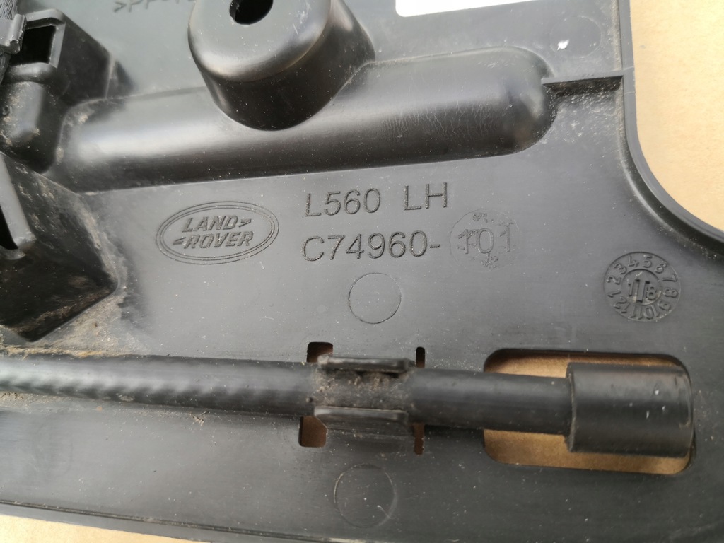 фото №9, Velar l560 направляющая левый бампера заднего датчик