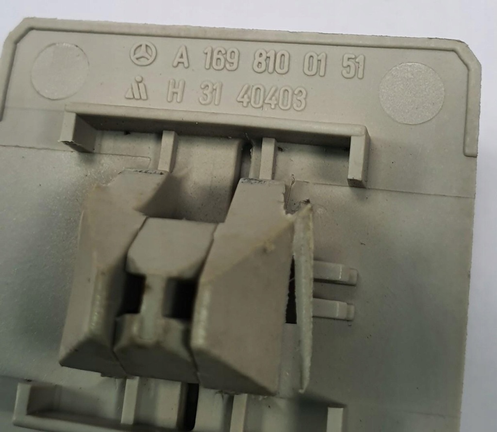 Ручка кронштейн стельовий перед mercedes w169 a1698100151 в Україні