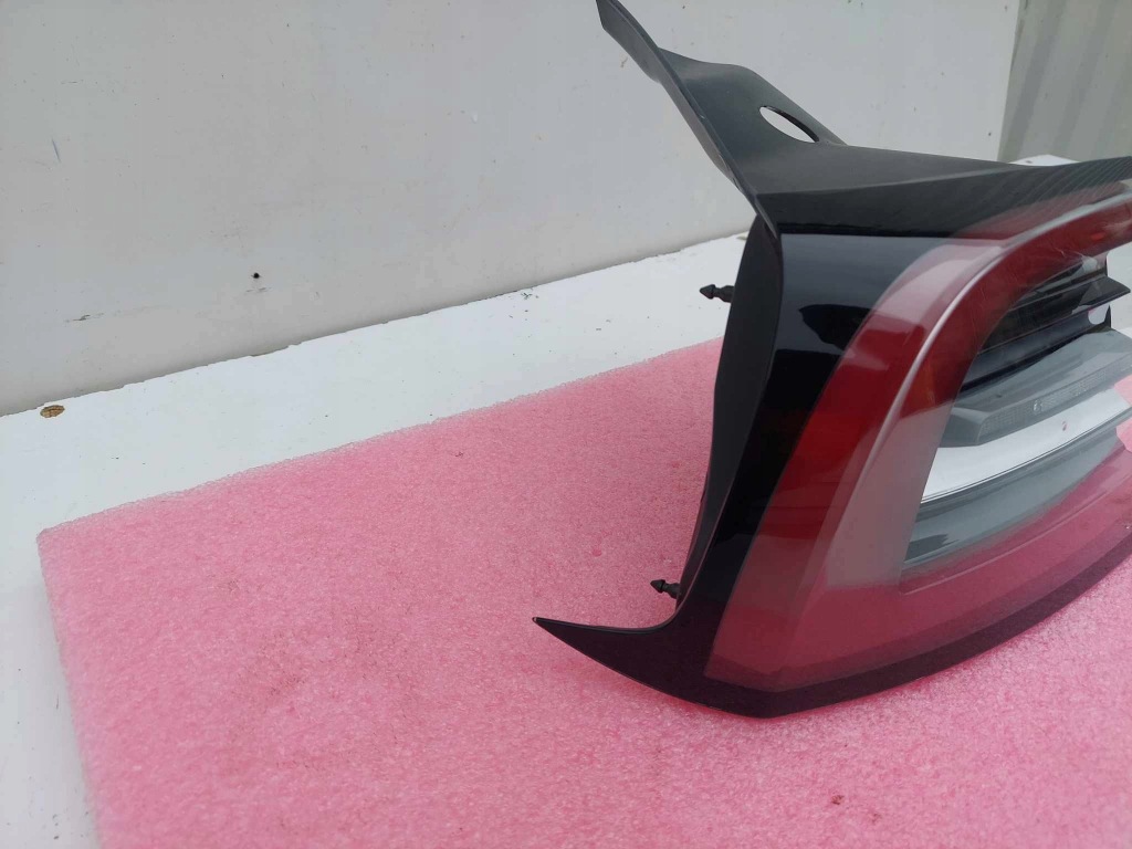 Tesla model 3 лампа левая задний  задняя led европа Цена