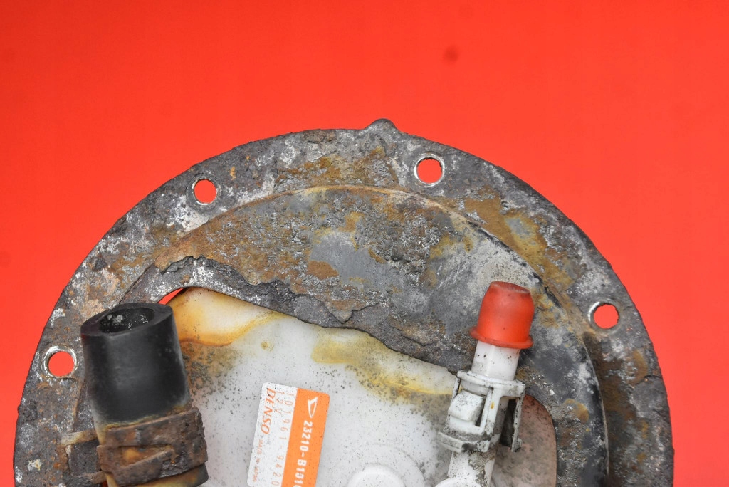 фото №10, Помпа насос топлива 23210-b1010 daihatsu sirion 2 ii m300 1.3 16v 05-07