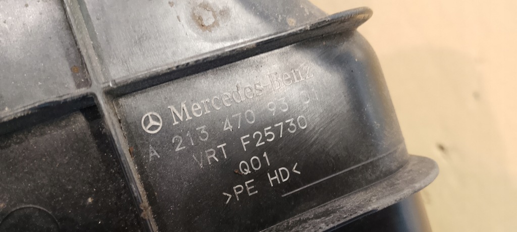 Бак adblue з насос mercedes e-klasa 213 a2476203301 a0994711200 оригінал Ціна