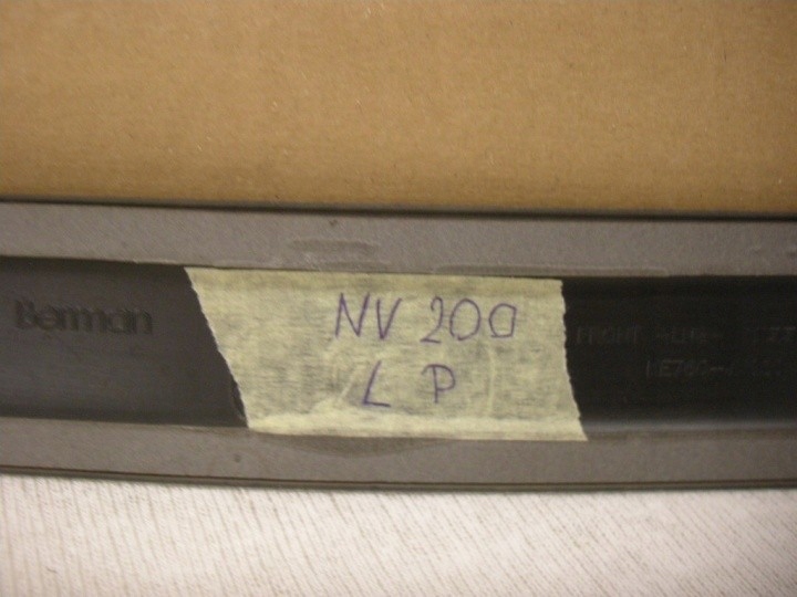 фото №3, Nissan nv-200 молдинг na дверь левая перед