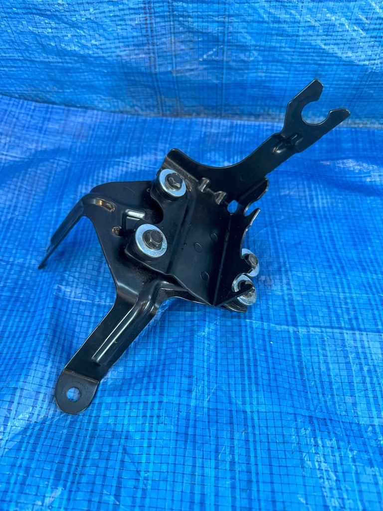 фото №1, Кронштейн кронштейн renault megane v e-tech