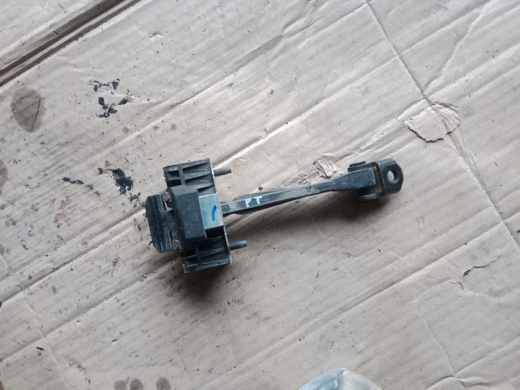 фото №1, Ограничитель дверь правый задняя peugeot 508