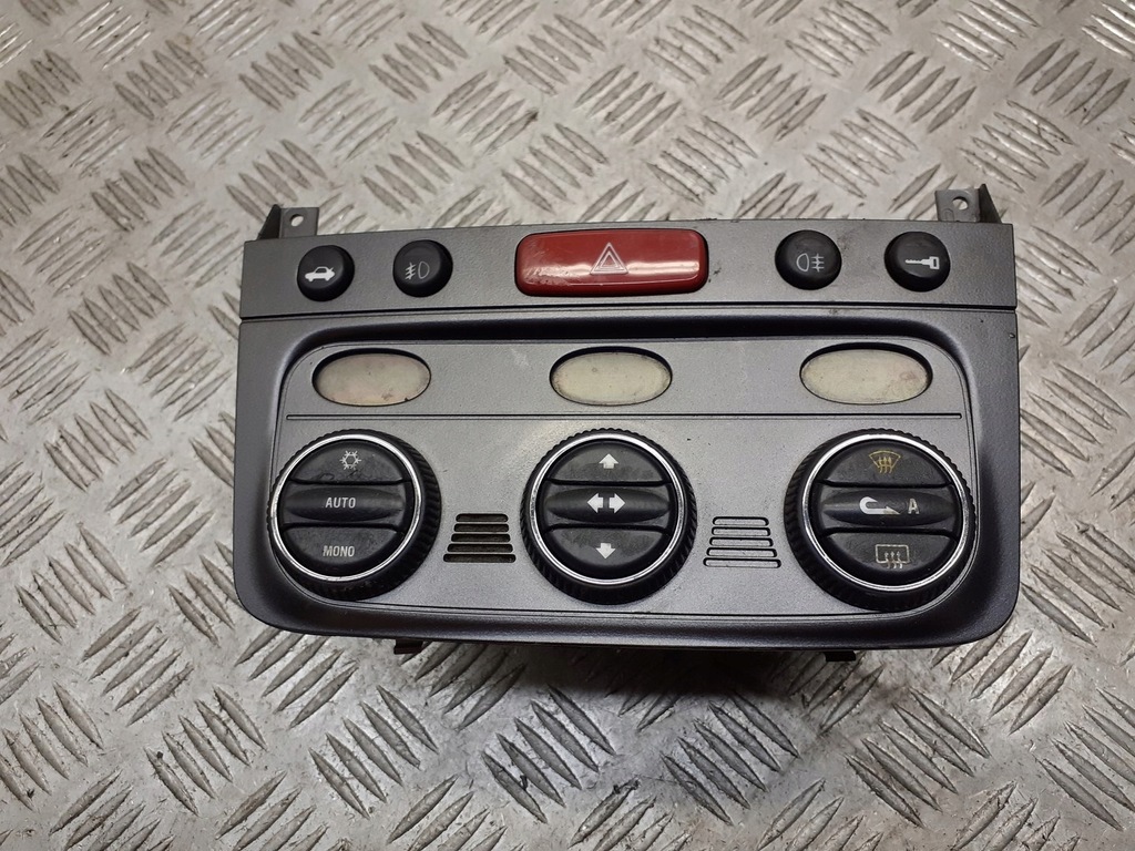 фото №1, Панель управление обдув alfa romeo gt 52400839