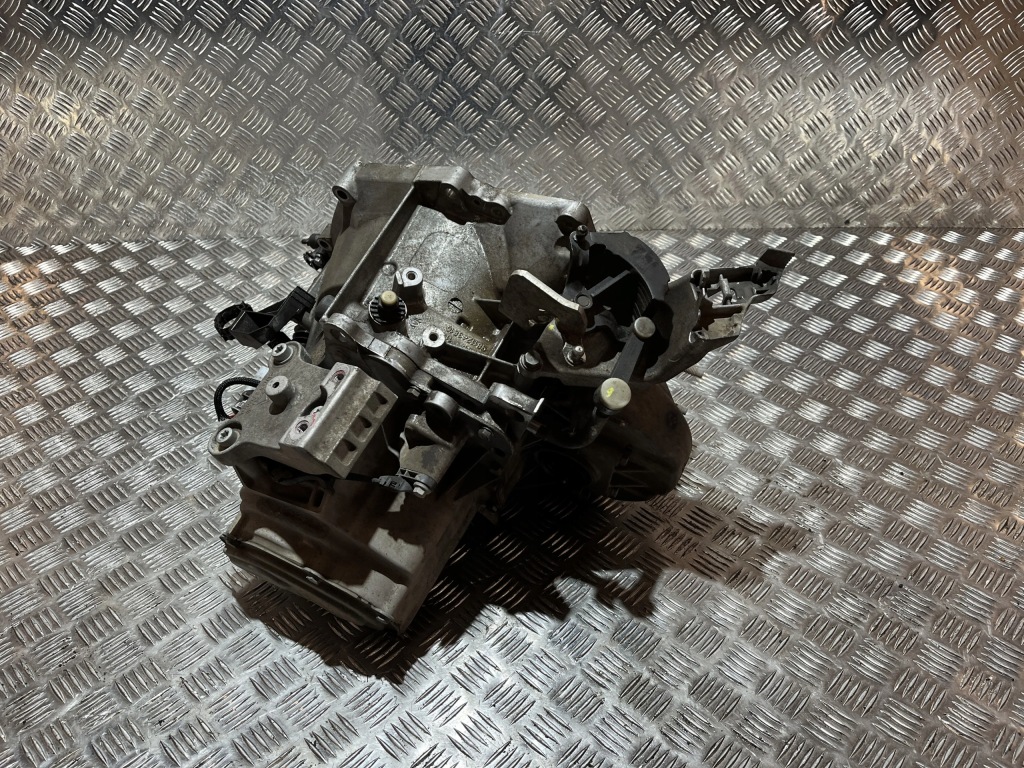 фото №1, Коробка передач передач механічна opel crossland x 17- 1.2 thp 20v247