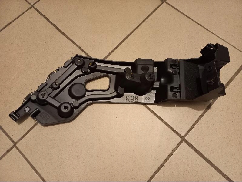 фото №8, Renault clio iv 4 kombi направляющая бампера правый задняя