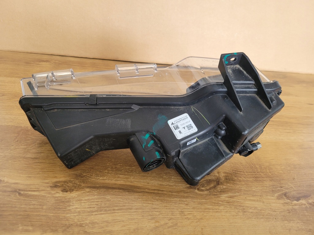 Tesla 3 - правый led, drl Доставка