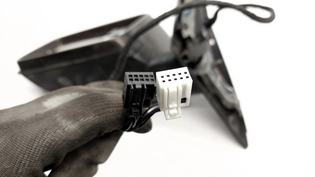 Зеркало левая mercedes-benz gla x156 a1568100316 2.1l дизель 100kw 2016 Киев