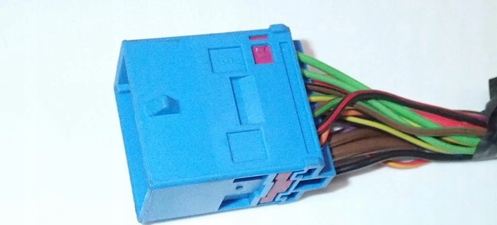 фото №1, Колодка соединитель штекер niebieska audi 8e0972575g