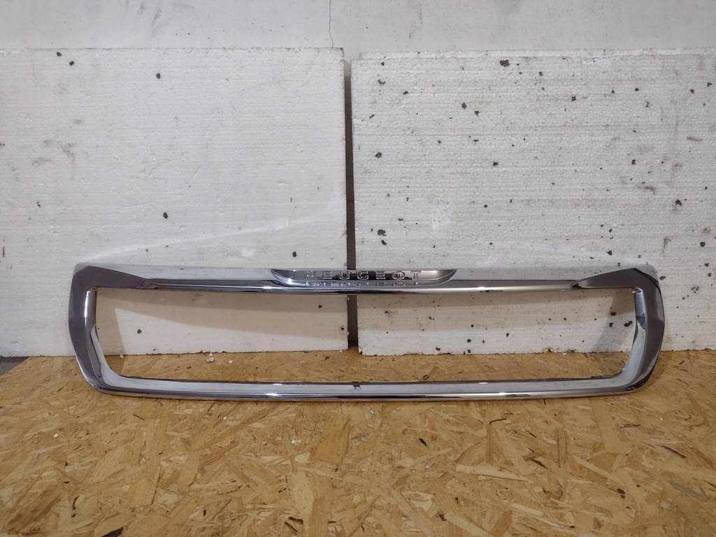 фото №1, Рамка решётка хром peugeot partner iii