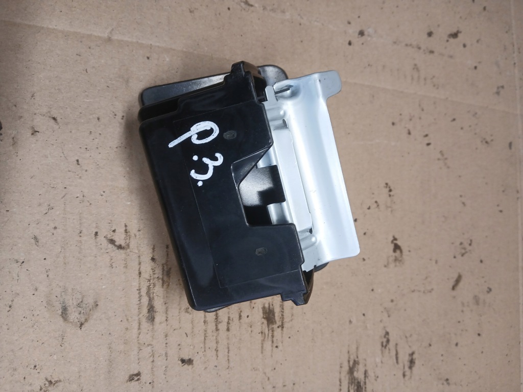 Mitsubishi pajero 3 99-06 попільничка mr402454 в Україні