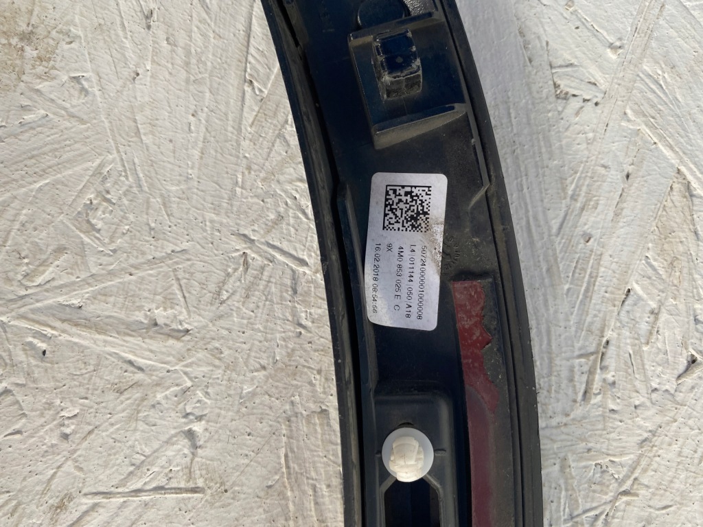 фото №13, Молдинг крыло audi q7 4m0 4m0853025e левая задняя