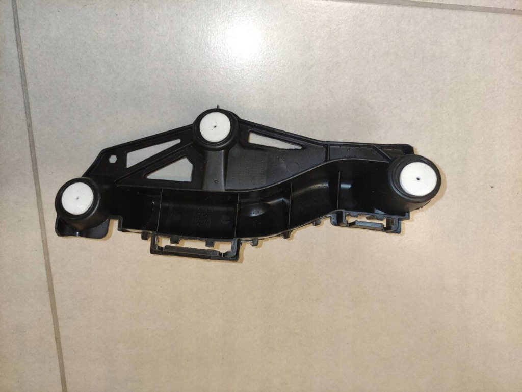 Купить Opel corsa e направляющая бампера правый задняя 13399581