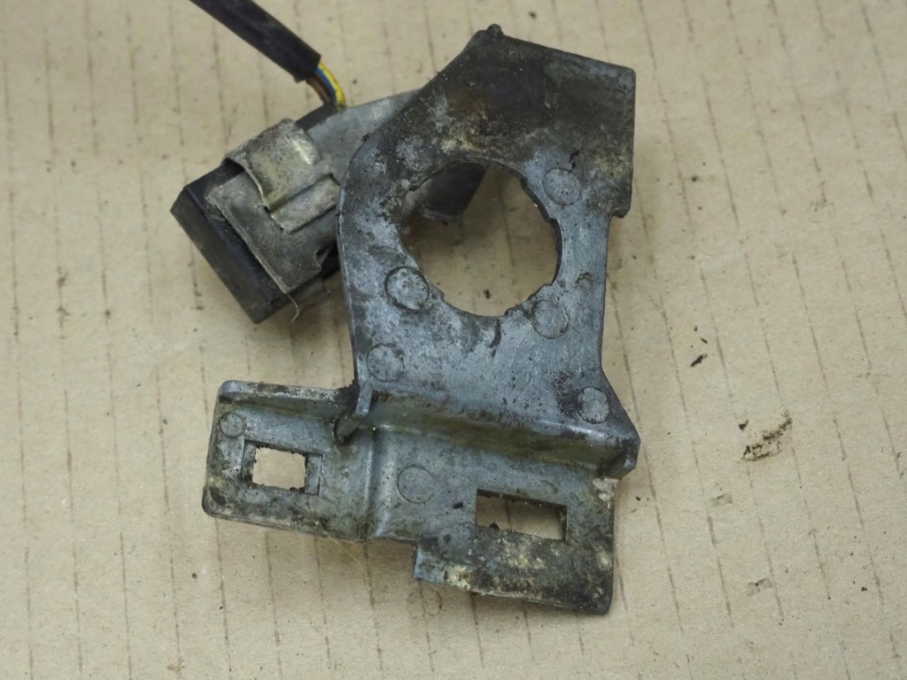 Bmw e30 coupe cabrio микровыключатель дверь левый перед 1375137 Киев