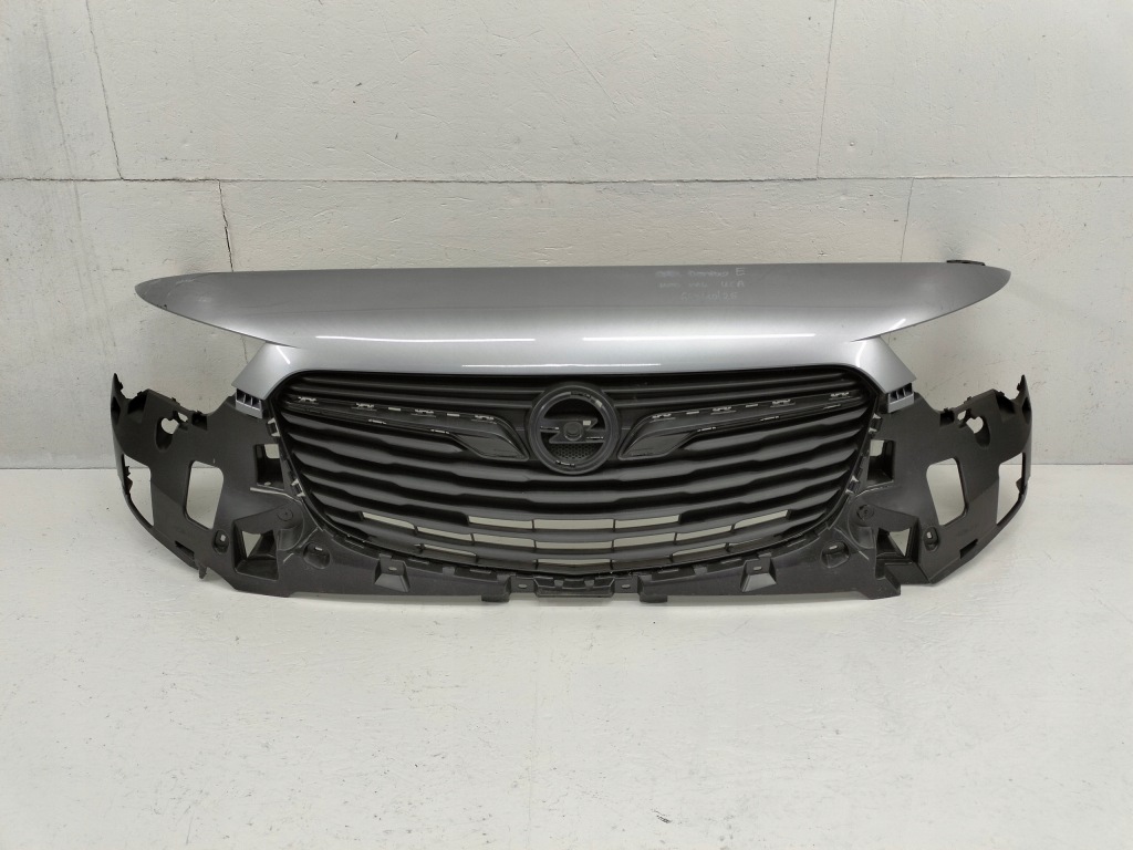 фото №1, Решітка радіатора бампер перед решітка радіатора opel combo e life 9816859580